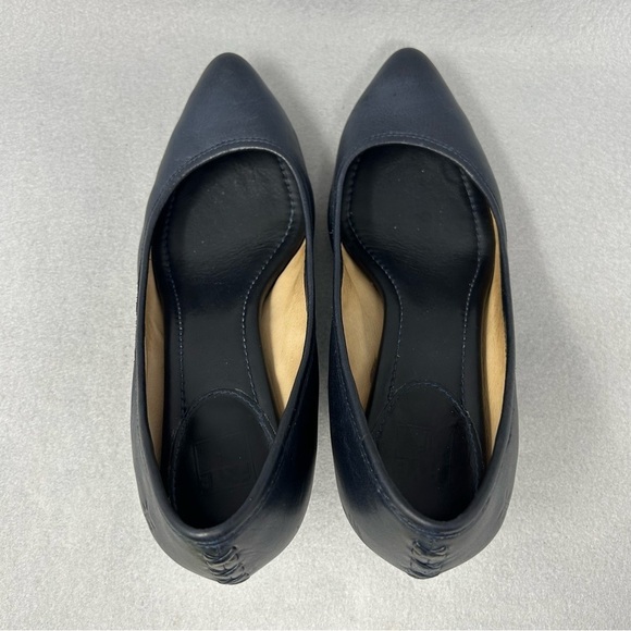 Frye Women's Heels Regina Pump Leather 9.5M Slip on Shoe Kitten Heel Blue. - Picture 8 of 12